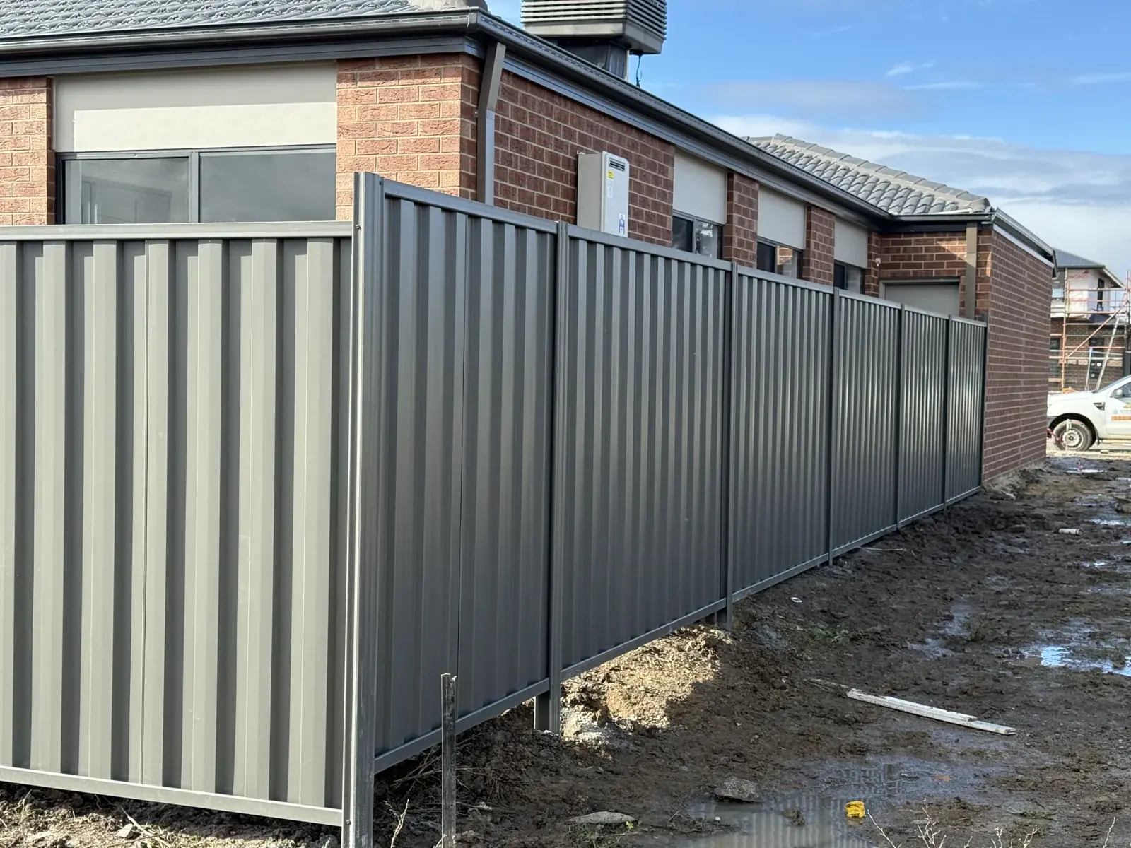 Grey corner boundary — APS Pro Fencing