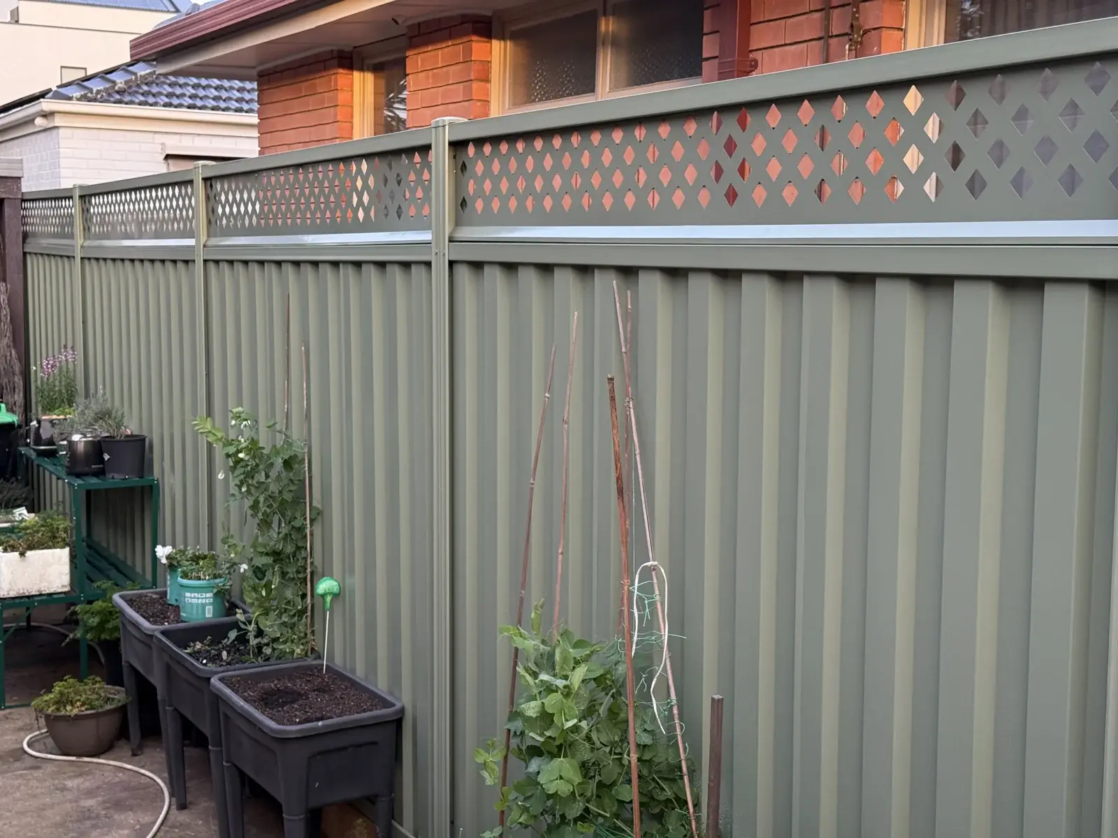 Lattice top boundary — APS Pro Fencing