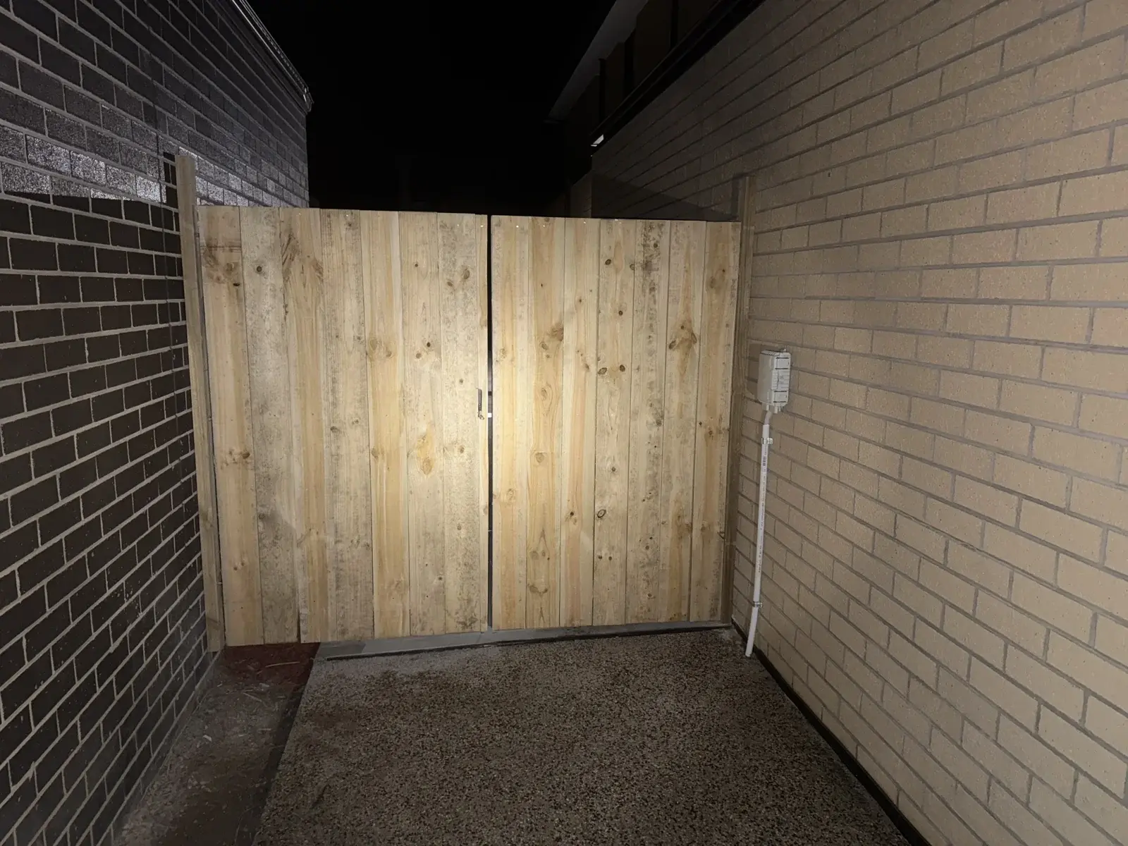 Timber side access gate — APS Pro Fencing