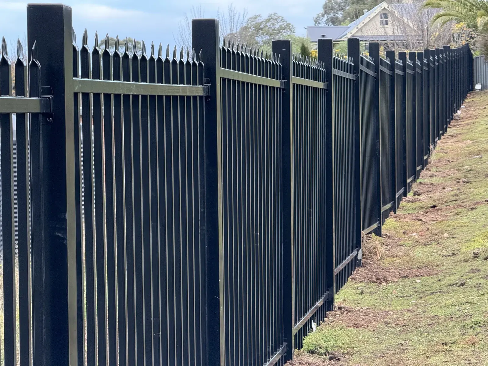 Spear top perimeter — APS Pro Fencing